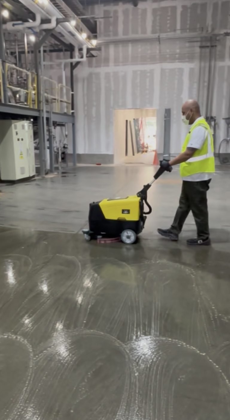 Warehouse floor scrubbing in Atlanta